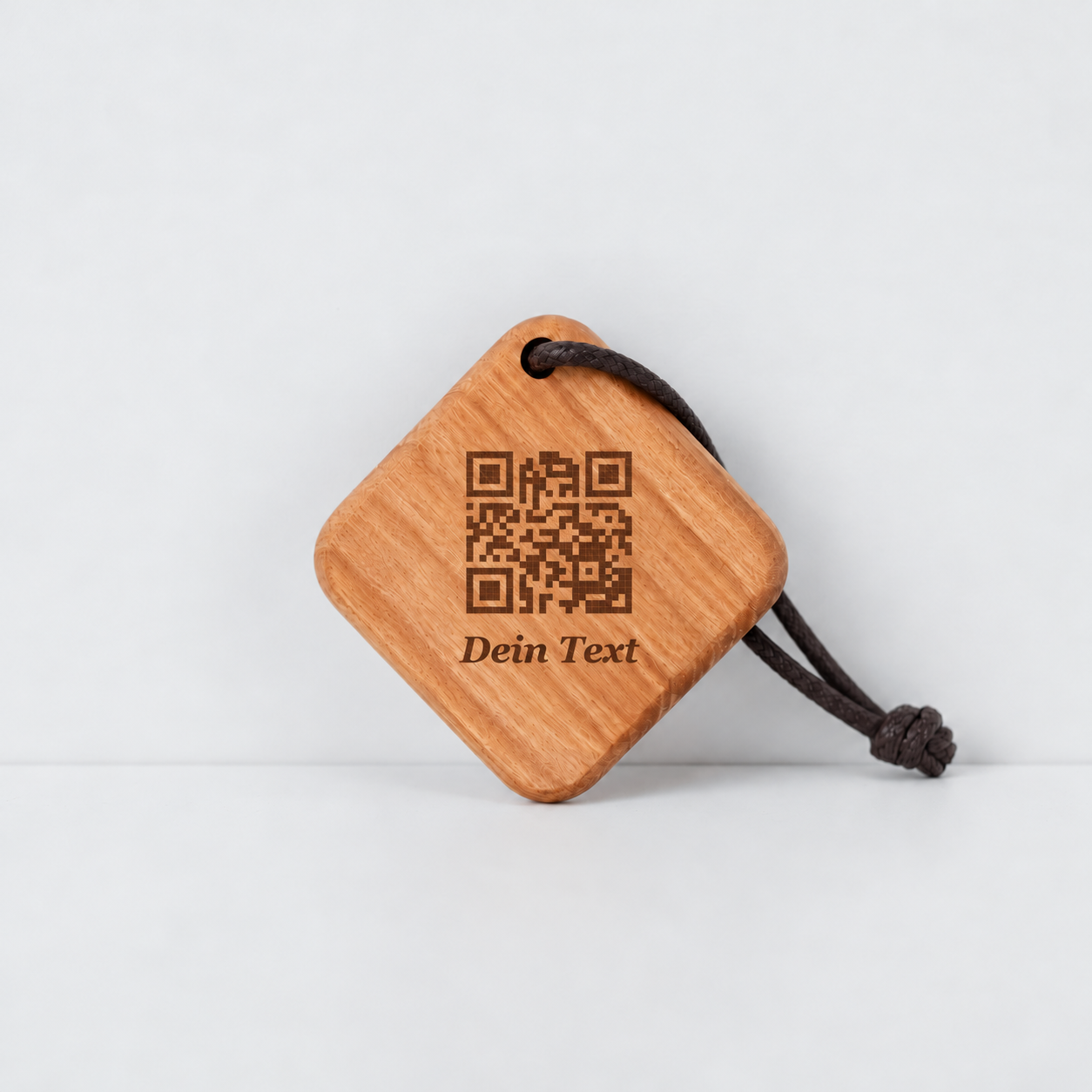 Piep-Post – QR-Holzanhänger Quadro · Kirschholz – Beispielgravur